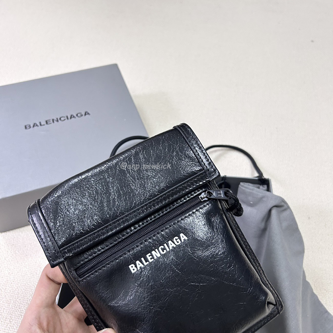 Balenciaga Explorer Arena Cracked Leather Messenger Bag Black (17) - newkick.org
